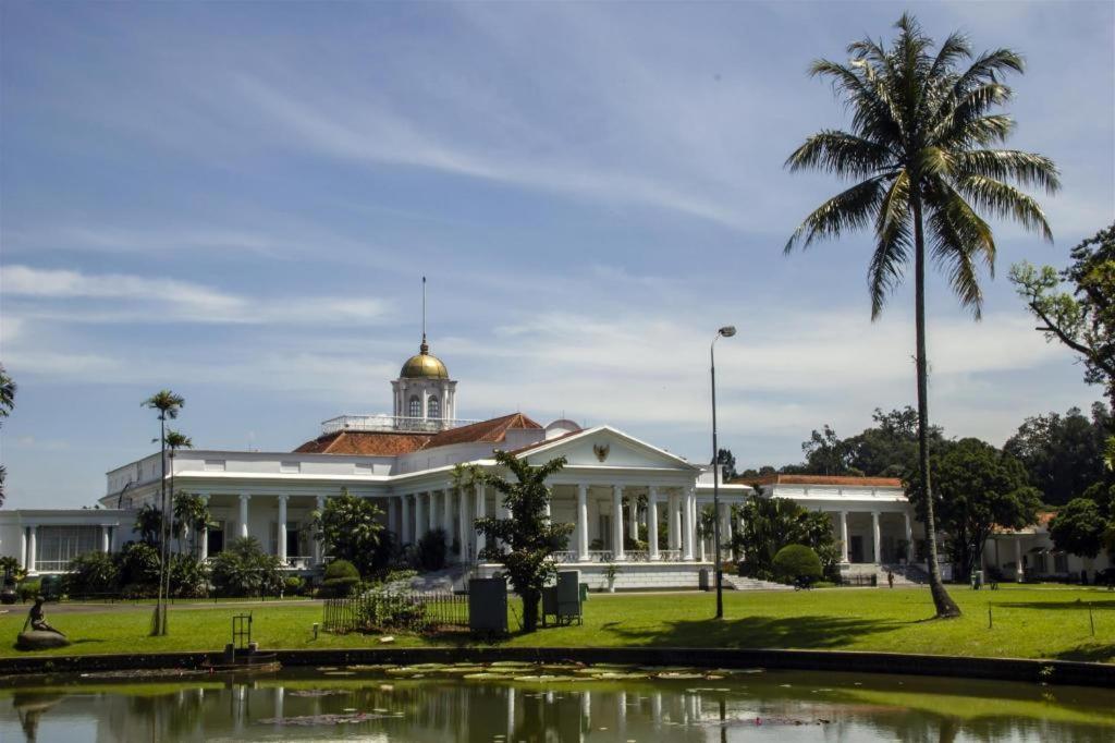 Arch Hotel Bogor Exterior photo